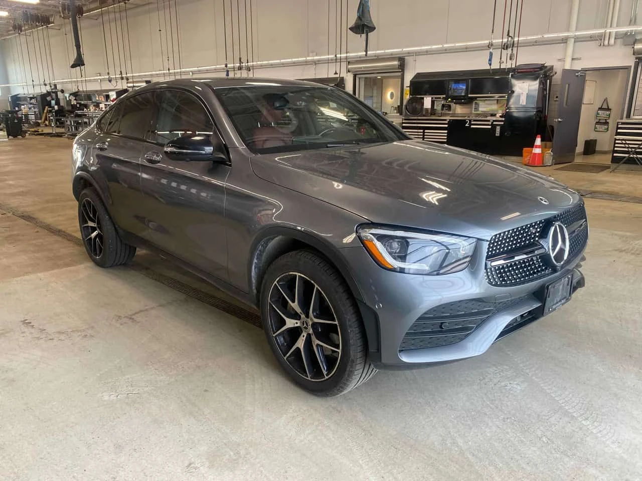 Mercedes-Benz GLC * 300 * CARFAX * ОПЦИЯ ЗА ФИНАНСИРАНЕ , снимка 3 - Автомобили и джипове - 55434018
