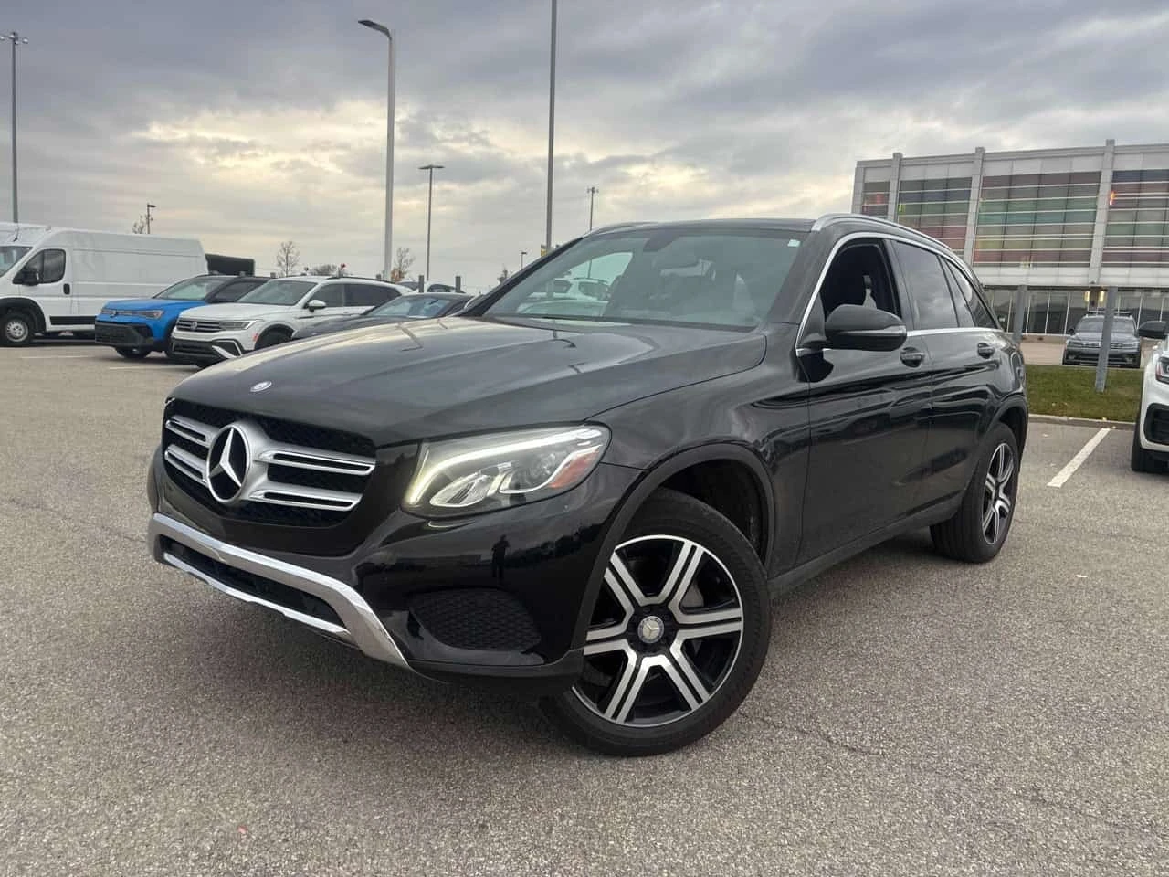 Mercedes-Benz GLC 300 * CARFAX * ПАНОРАМА * ПОДГРЕВ * 