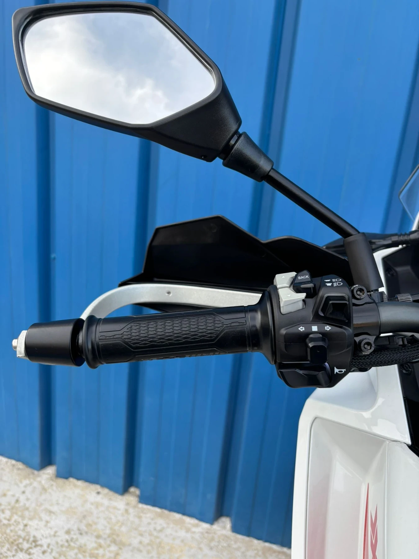 Moto Morini X-Cape 650 ABS - изображение 7