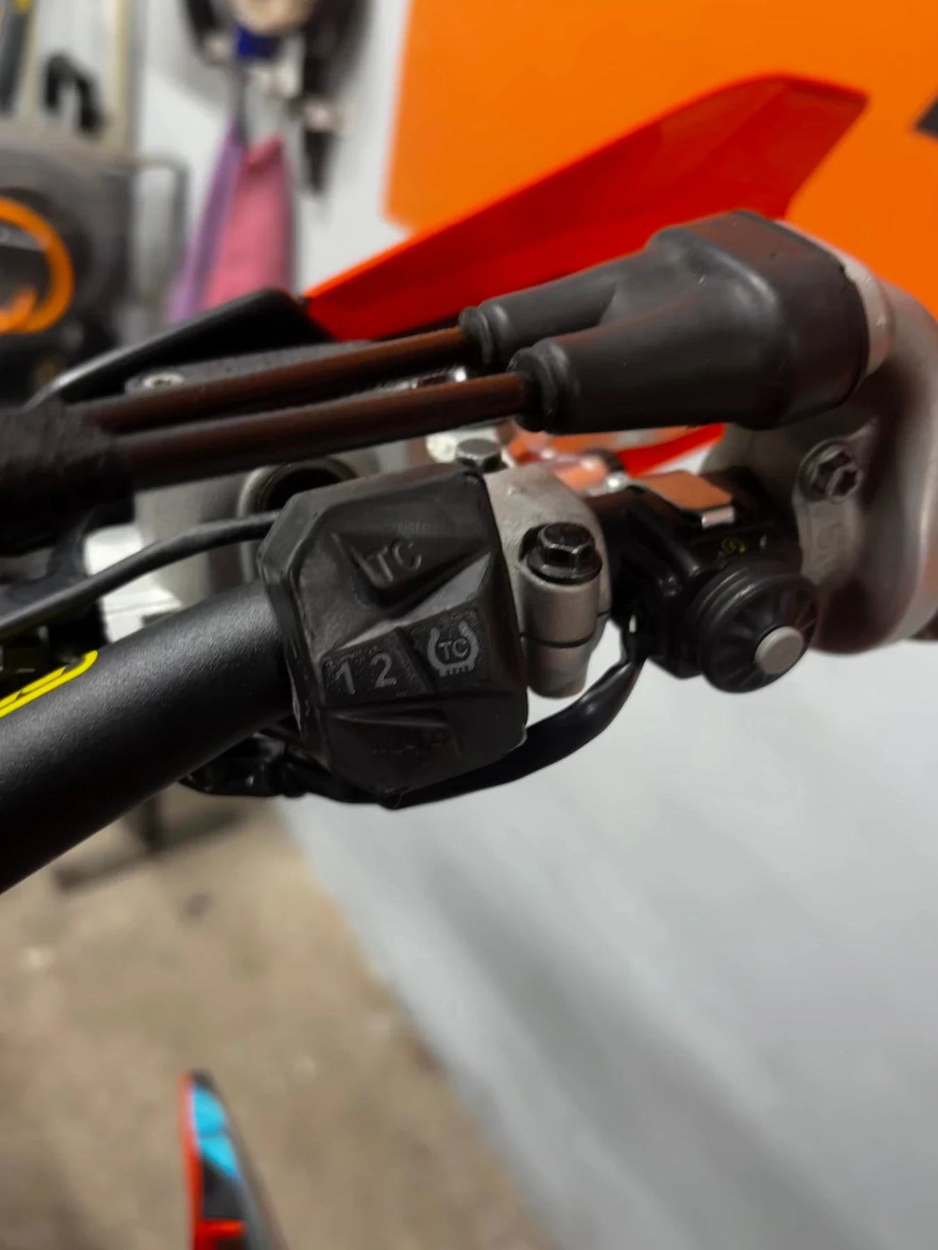 Ktm 350 Six days регистриран  - изображение 4