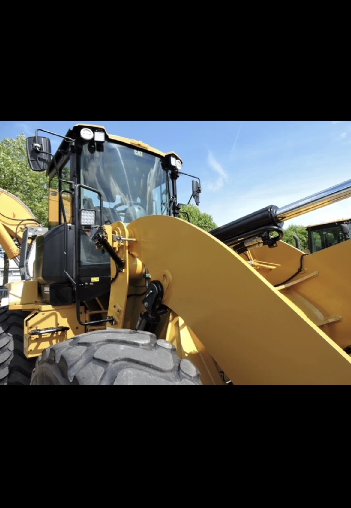 Челен товарач Caterpillar CATERPILLAR 938M - изображение 3