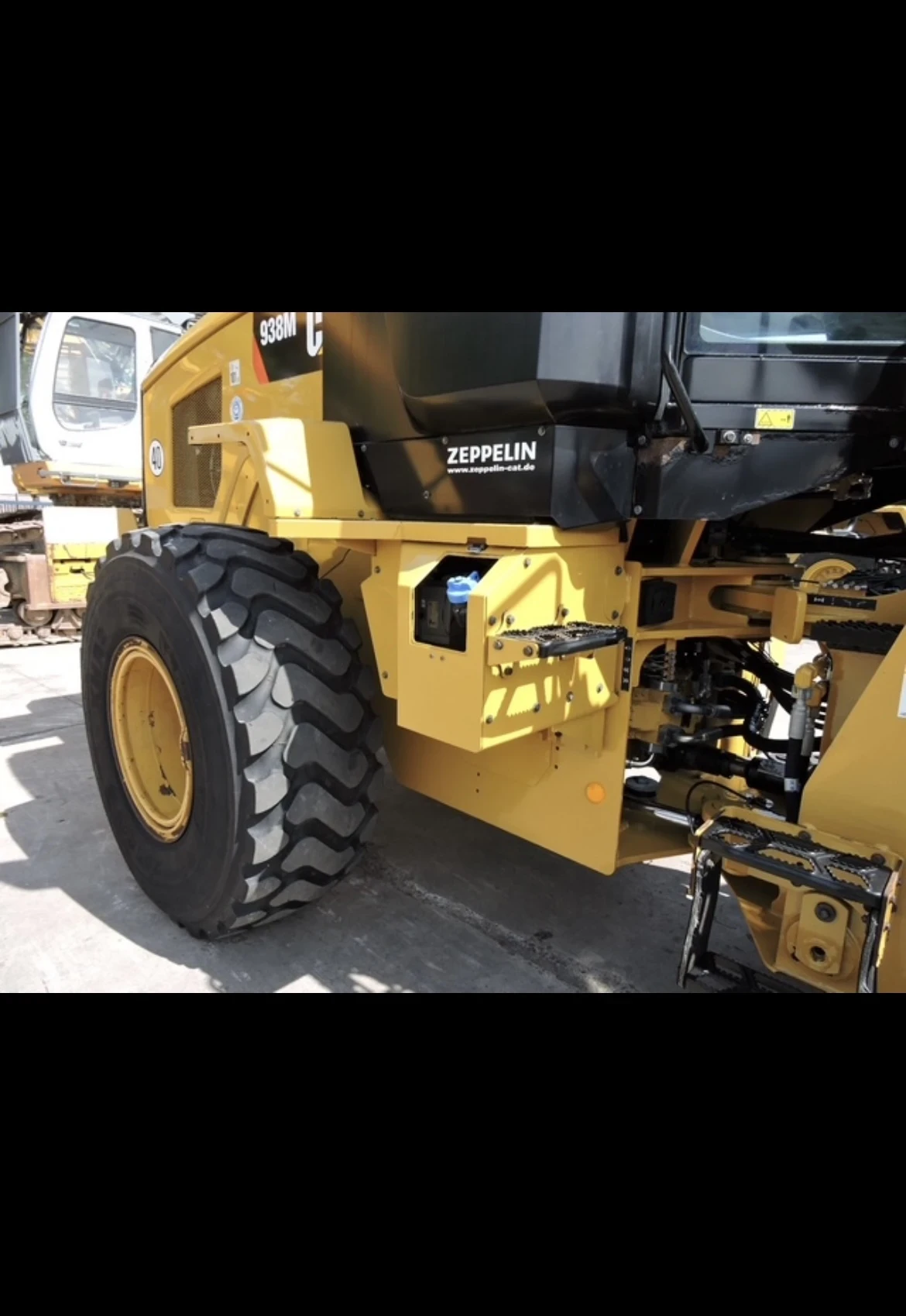 Челен товарач Caterpillar CATERPILLAR 938M - изображение 6