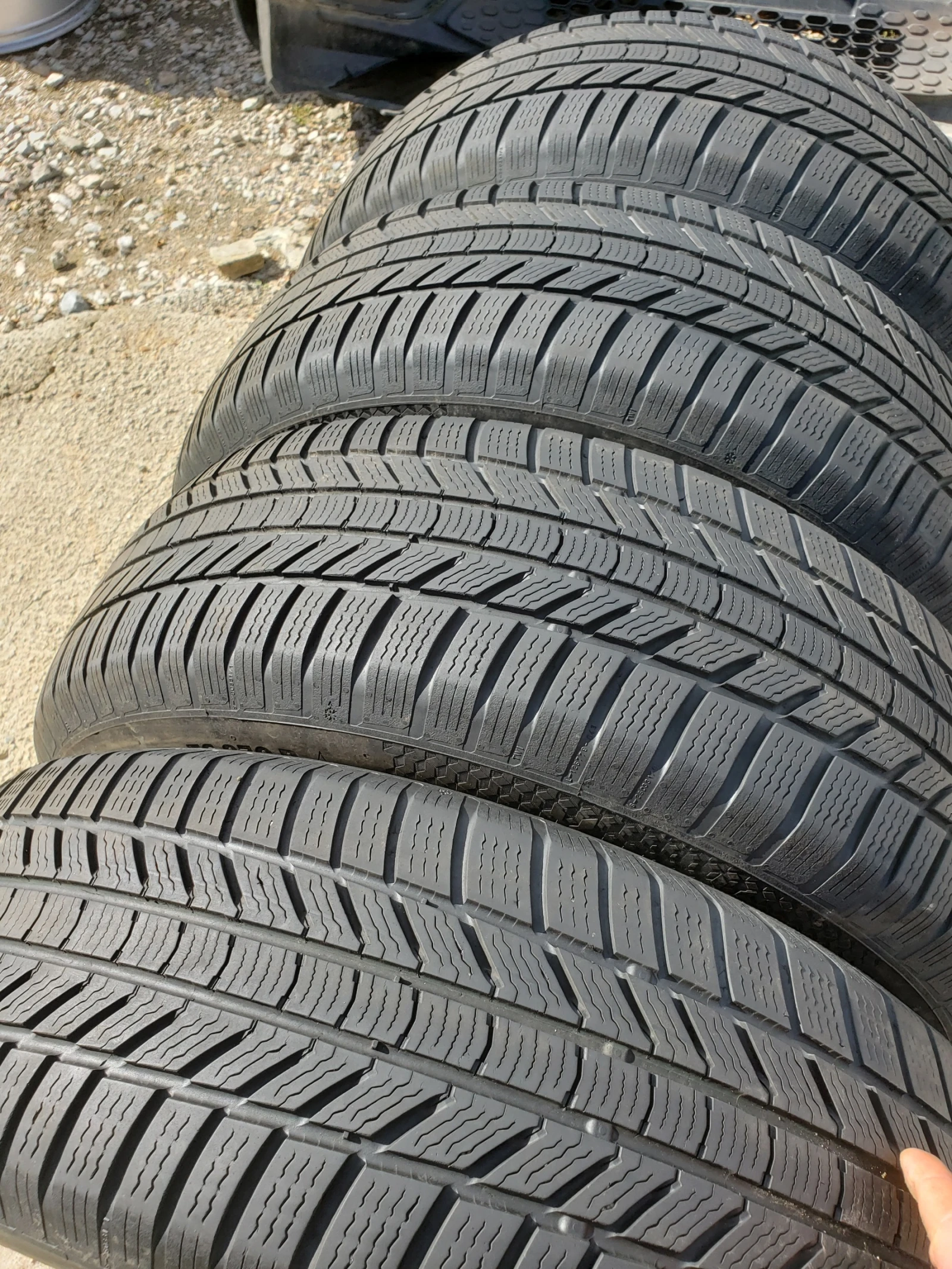 ���� 235/65R17 | Mobile.bg � ����������� 4