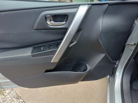 Toyota Auris 1.8 HYBRID, снимка 6