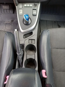 Toyota Auris 1.8 HYBRID, снимка 8