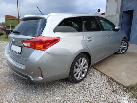Toyota Auris 1.8 HYBRID, снимка 3