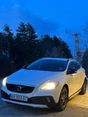 Volvo V40 Cross Country D3, снимка 1