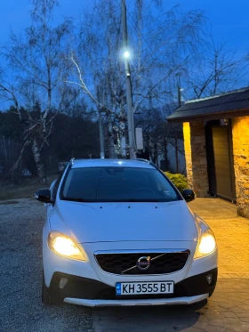 Volvo V40 Cross Country D3, снимка 2