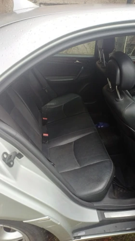 Mercedes-Benz C 200, снимка 8