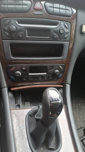Mercedes-Benz C 200, снимка 10