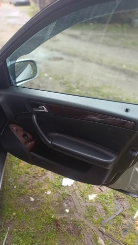 Mercedes-Benz C 200, снимка 9