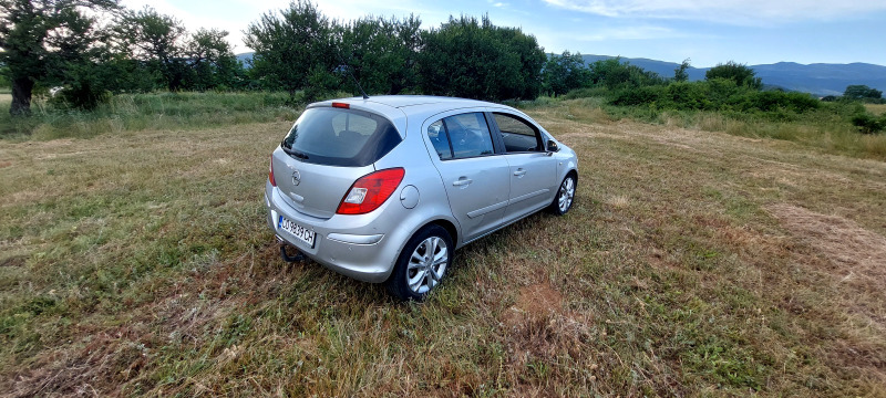Opel Corsa, снимка 8 - Автомобили и джипове - 46371913