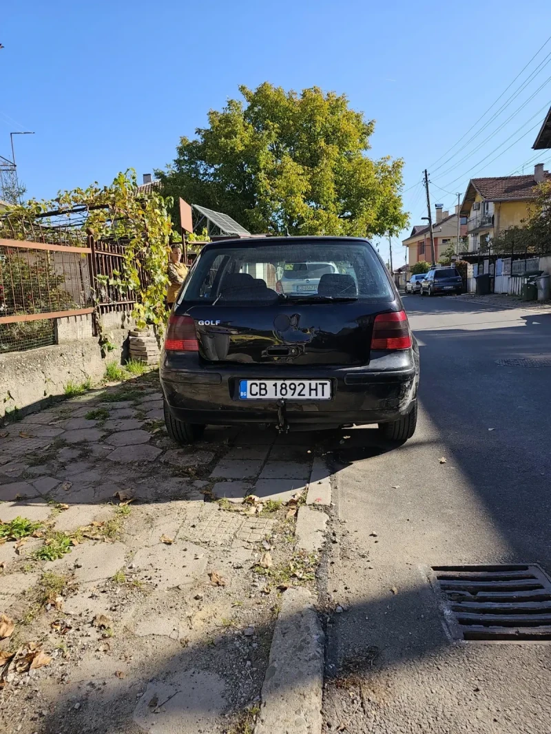 VW Golf, снимка 1 - Автомобили и джипове - 48171607