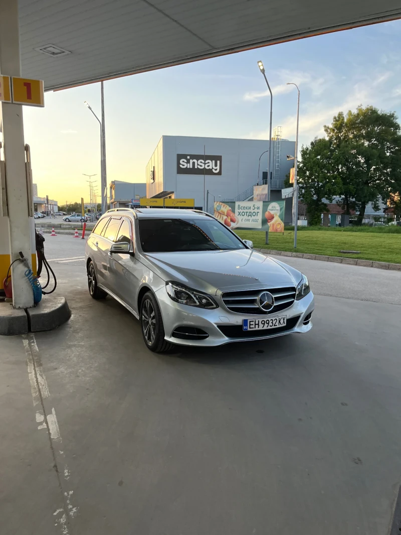 Mercedes-Benz E 350 4Matic/AirMatic/Швейцария/220 000KM/, снимка 1 - Автомобили и джипове - 47765204