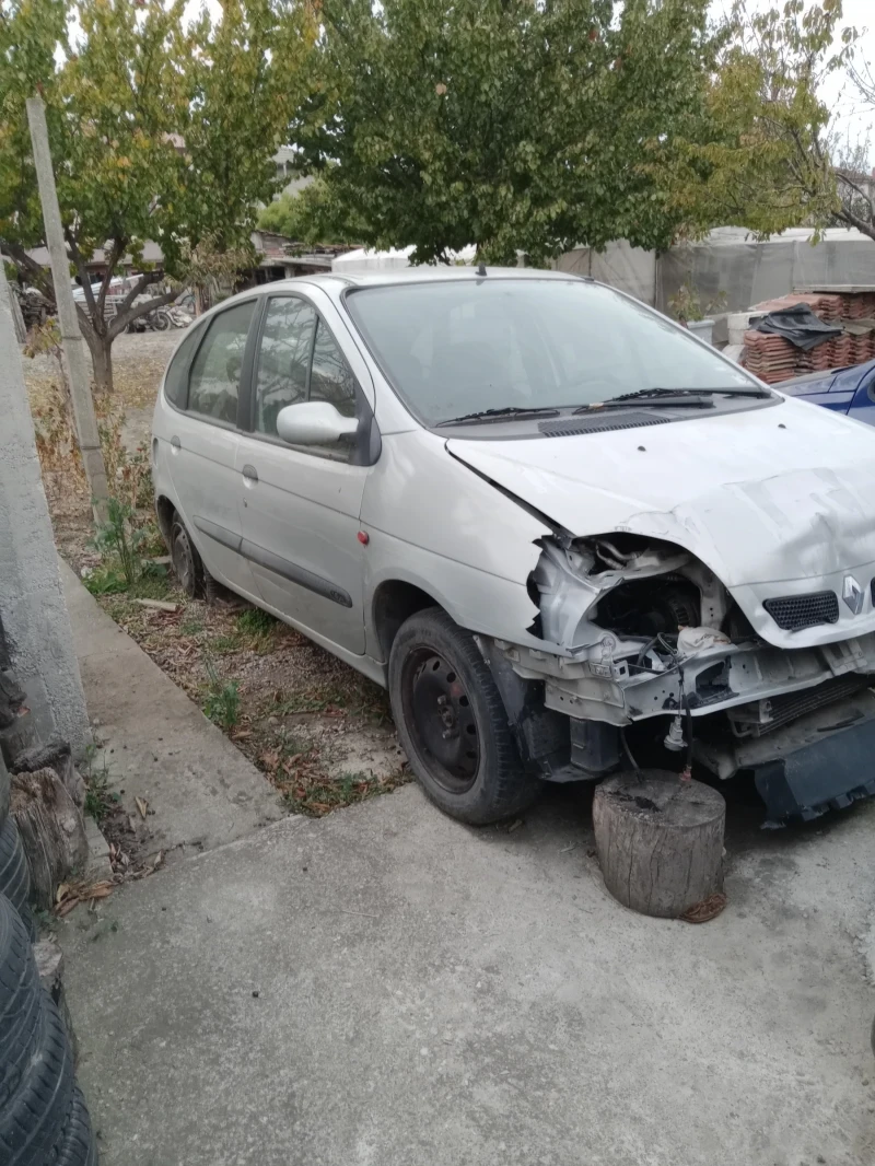 Renault Scenic 1.6i, снимка 1 - Автомобили и джипове - 48081768