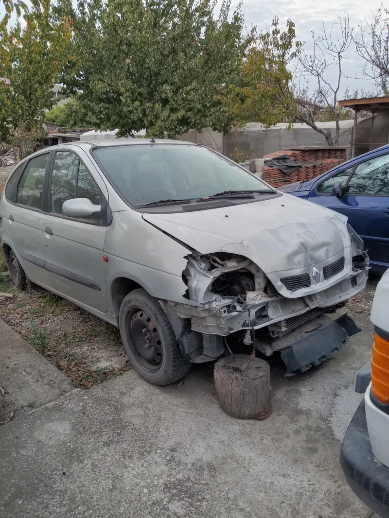 Renault Scenic 1.6i, снимка 2 - Автомобили и джипове - 48081768