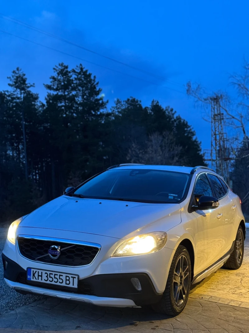 Volvo V40 Cross Country D3, снимка 1 - Автомобили и джипове - 48852556