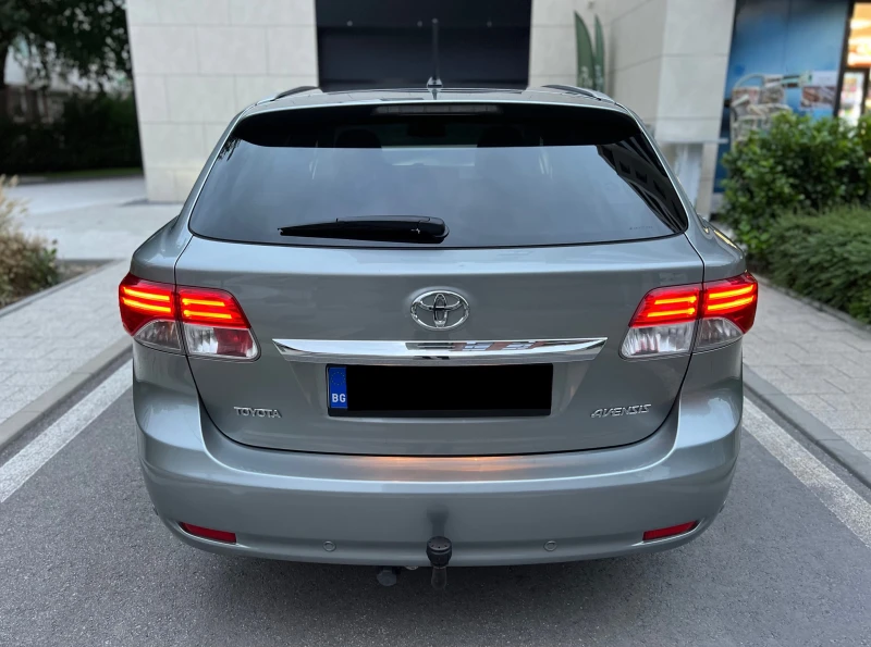 Toyota Avensis 2.0 D4D 126к.с. EXECUTIVE РЕГИСТРИРАНА, снимка 5 - Автомобили и джипове - 52125131
