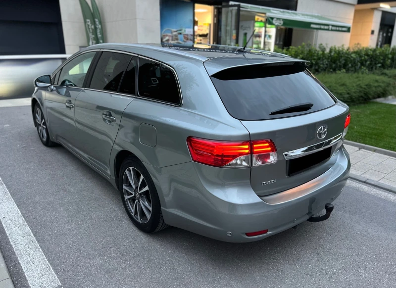 Toyota Avensis 2.0 D4D 126к.с. EXECUTIVE РЕГИСТРИРАНА, снимка 6 - Автомобили и джипове - 52125131