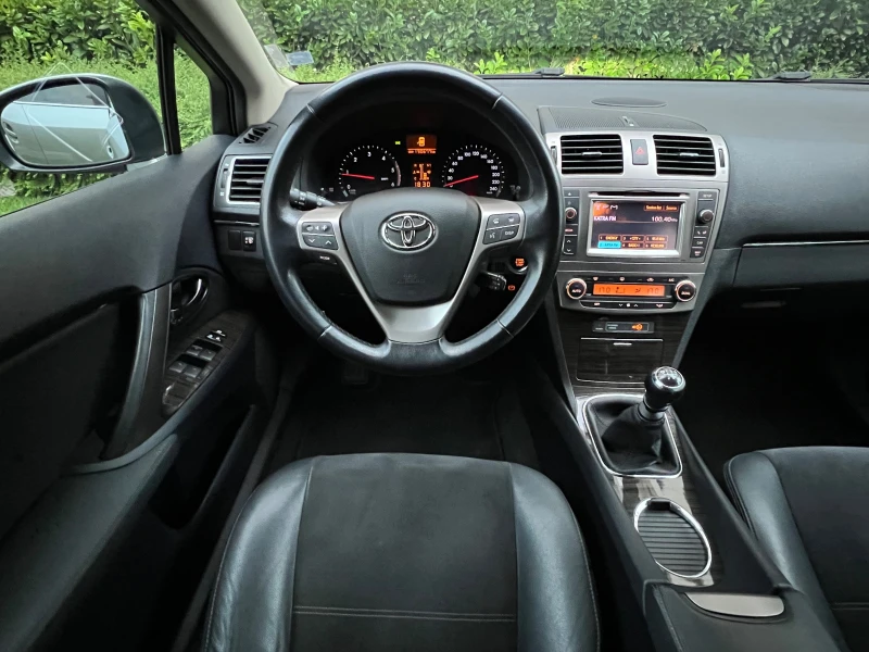 Toyota Avensis 2.0 D4D 126к.с. EXECUTIVE РЕГИСТРИРАНА, снимка 8 - Автомобили и джипове - 52125131