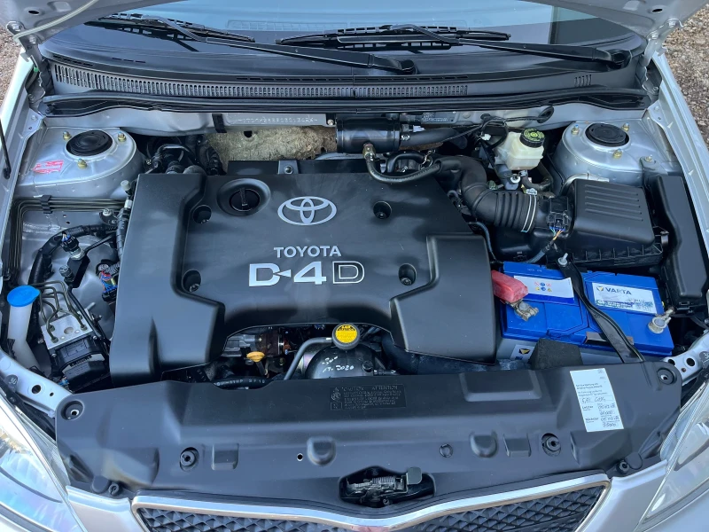 Toyota Corolla 2.0D4-D 76хил км, снимка 12 - Автомобили и джипове - 52428346