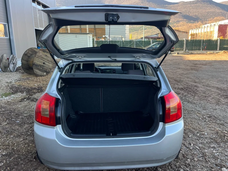 Toyota Corolla 2.0D4-D 76хил км, снимка 11 - Автомобили и джипове - 52428346