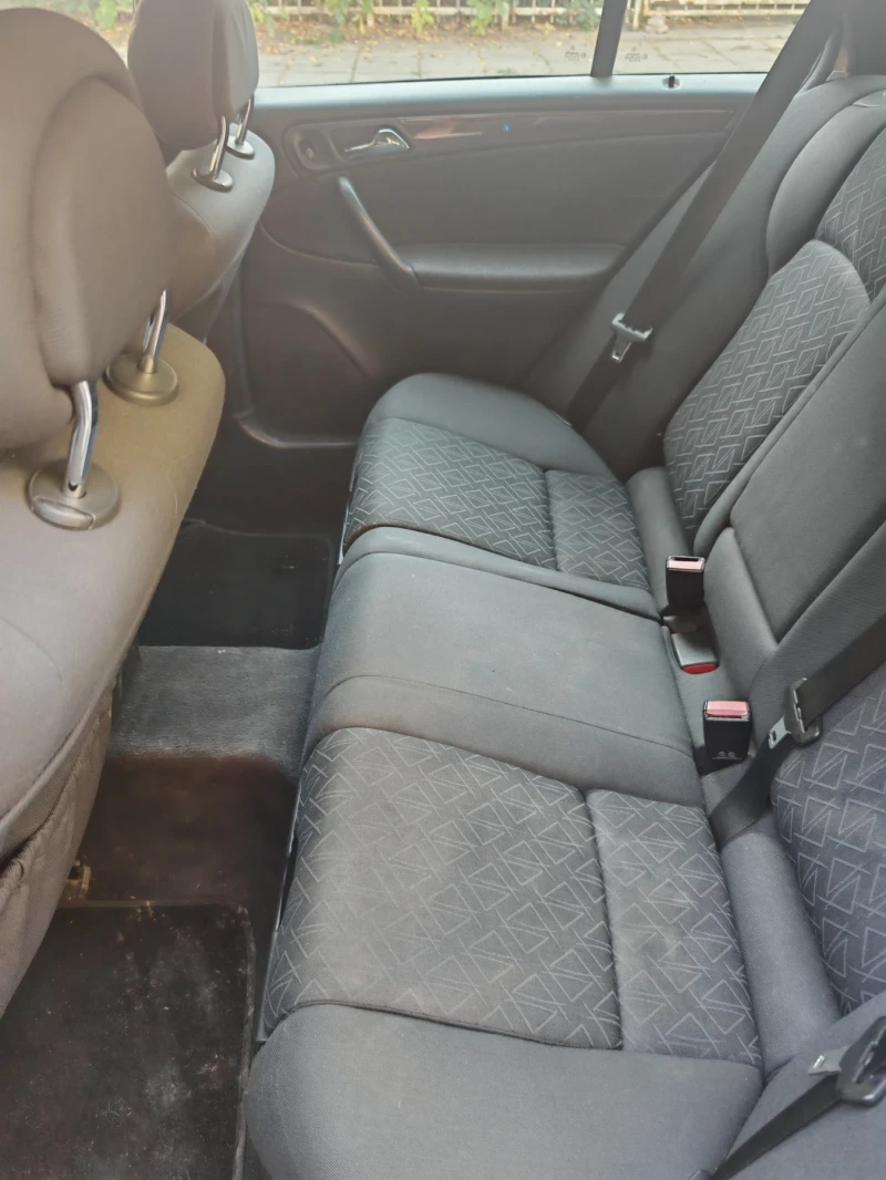 Mercedes-Benz C 270 Elegance , снимка 13 - Автомобили и джипове - 52814135