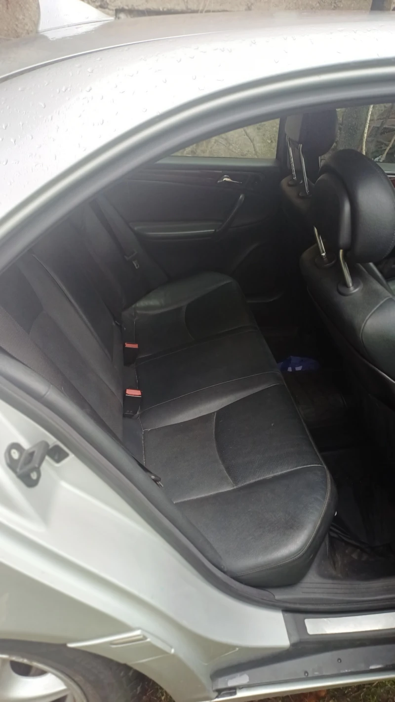 Mercedes-Benz C 200, снимка 8 - Автомобили и джипове - 53285395