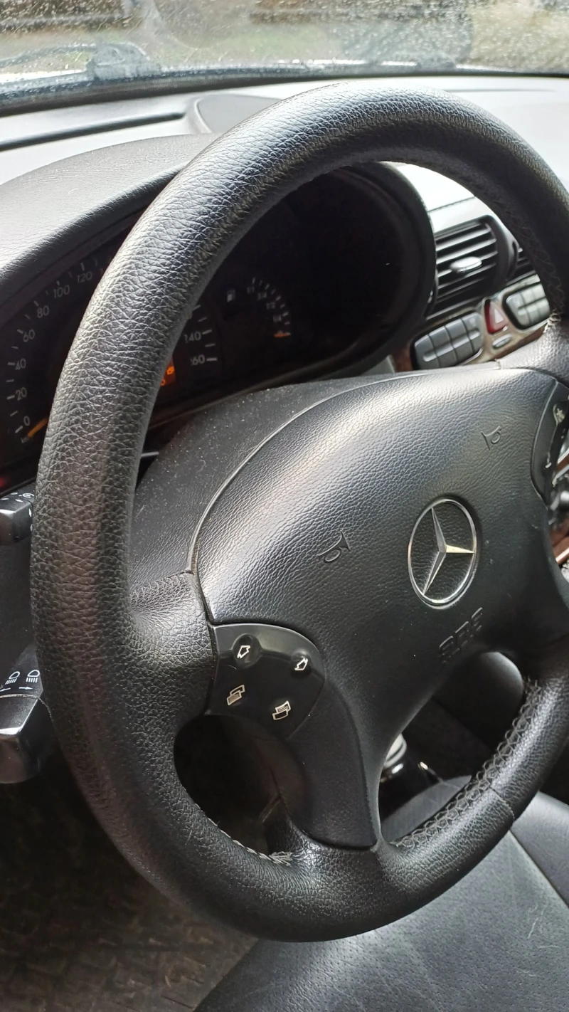 Mercedes-Benz C 200, снимка 12 - Автомобили и джипове - 53285395