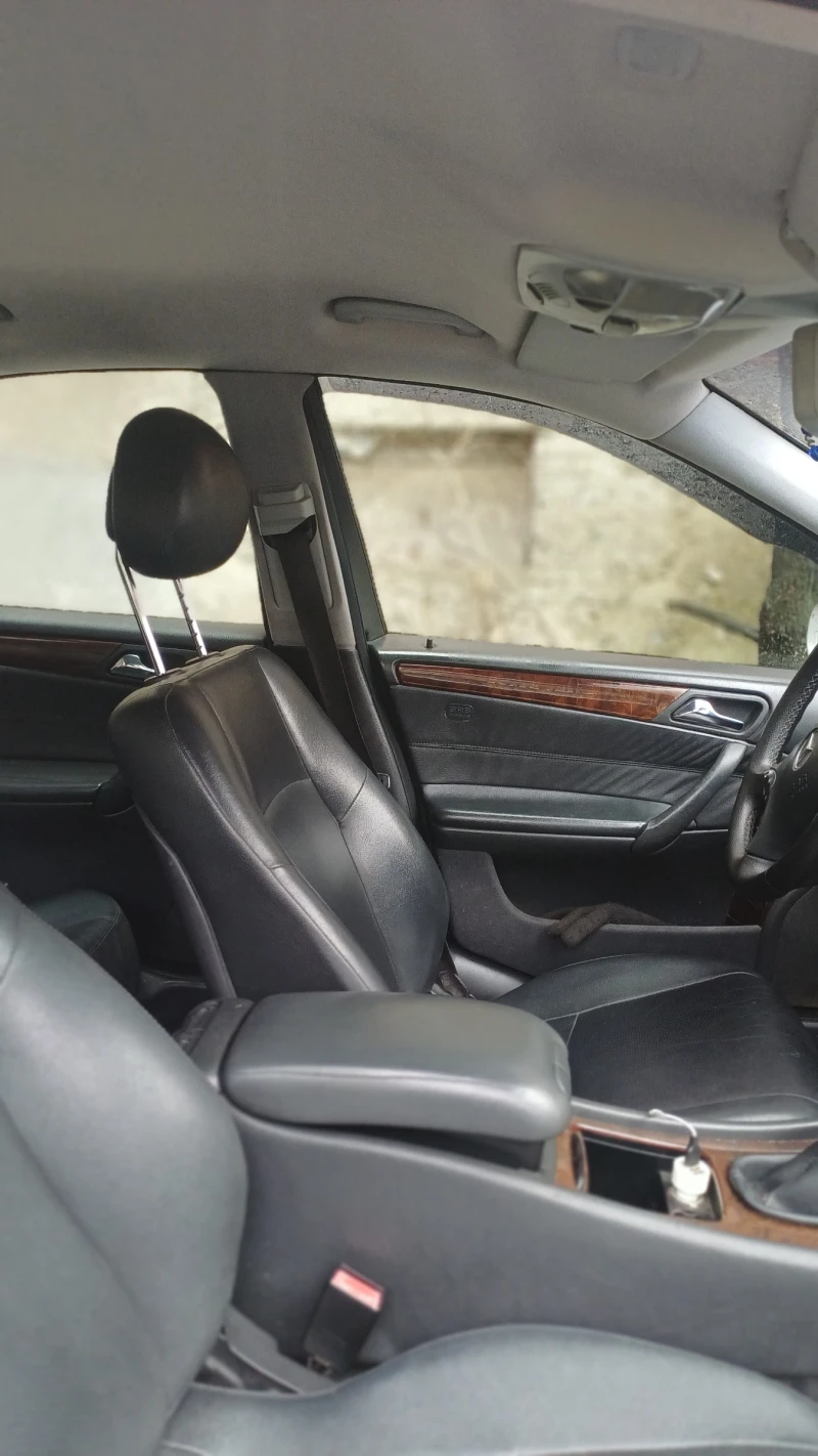 Mercedes-Benz C 200, снимка 6 - Автомобили и джипове - 53285395