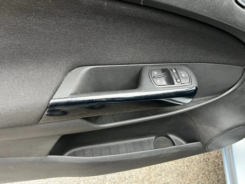 Opel Corsa 1.2 бензин 2008 , снимка 8 - Автомобили и джипове - 53368672
