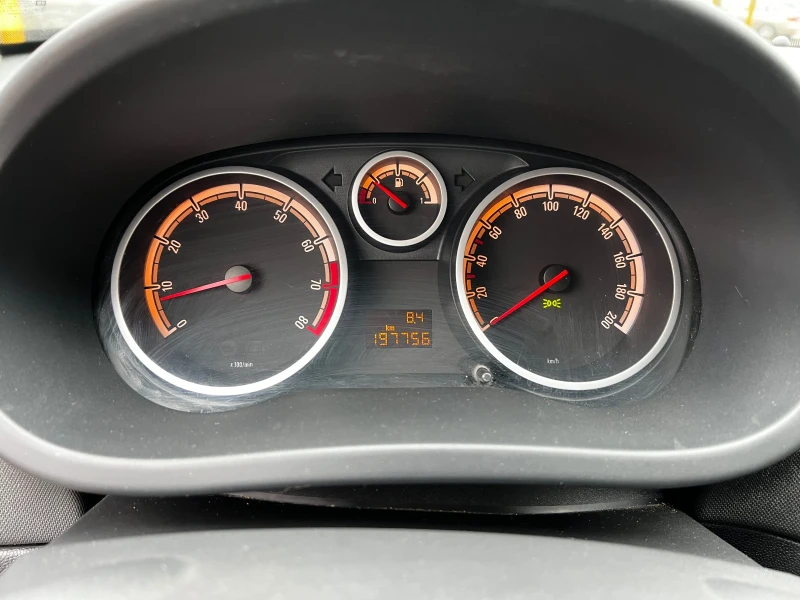 Opel Corsa 1.2 бензин 2008 , снимка 10 - Автомобили и джипове - 53368672