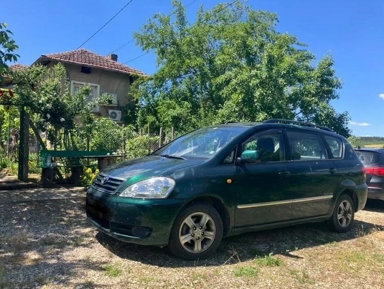 Toyota Avensis verso D4D, снимка 2 - Автомобили и джипове - 54901417