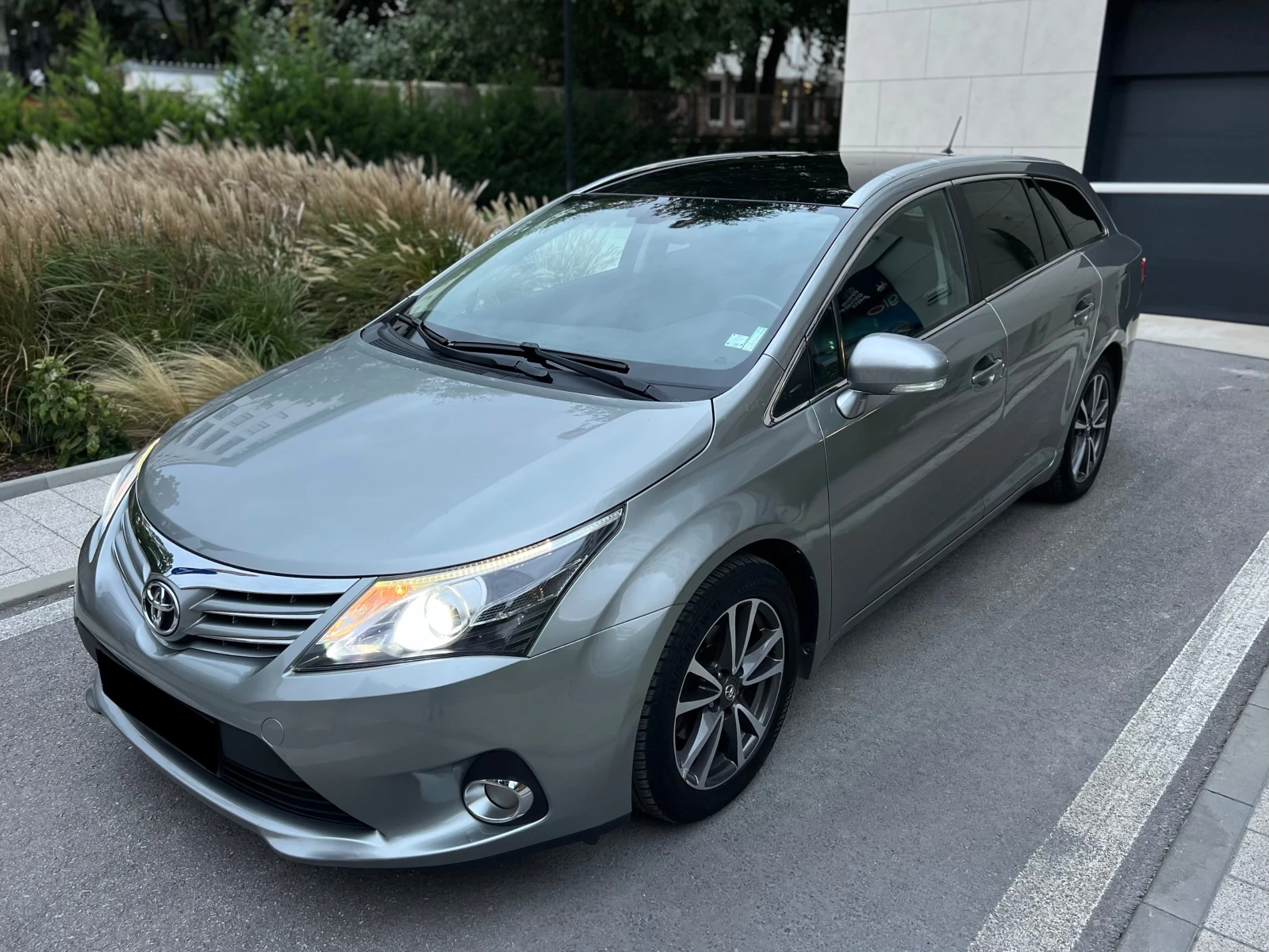 Toyota Avensis 2.0 D4D 126к.с. EXECUTIVE РЕГИСТРИРАНА, снимка 1