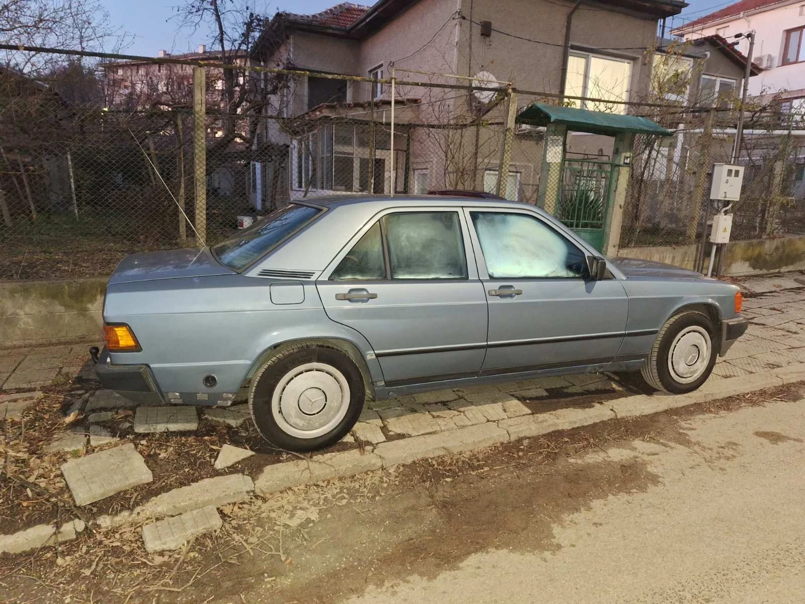 Mercedes-Benz 190, снимка 1