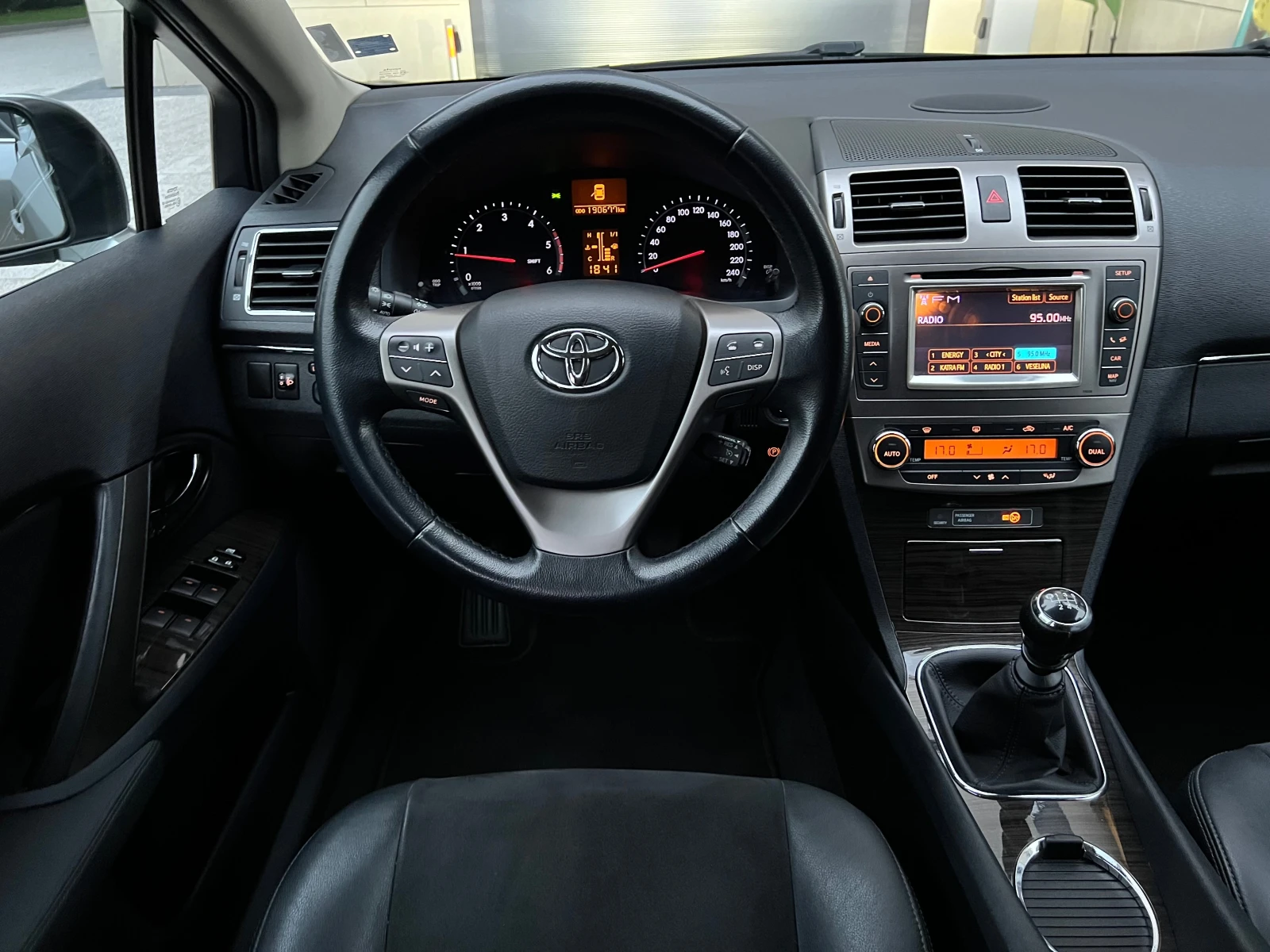 Toyota Avensis 2.0 D4D 126к.с. EXECUTIVE РЕГИСТРИРАНА - изображение 9