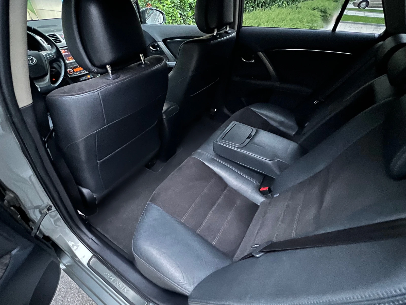 Toyota Avensis 2.0 D4D 126�.�. EXECUTIVE ������������ | Mobile.bg � ����������� 12