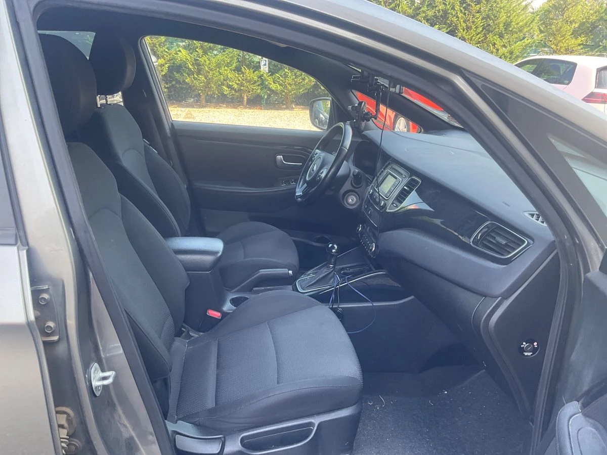 Kia Carens АВТОМАТИК - изображение 3