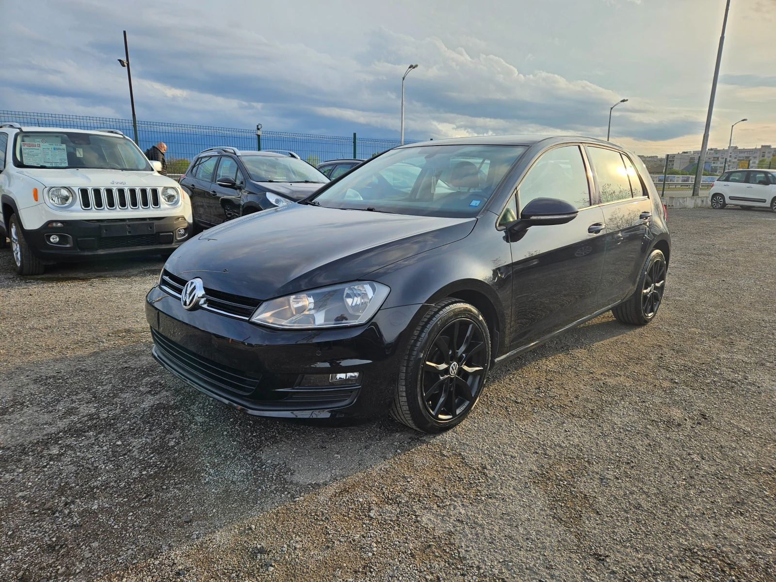 VW Golf 1.6TDI ПЕРФЕКТЕН, снимка 2 - Автомобили и джипове - 51962091