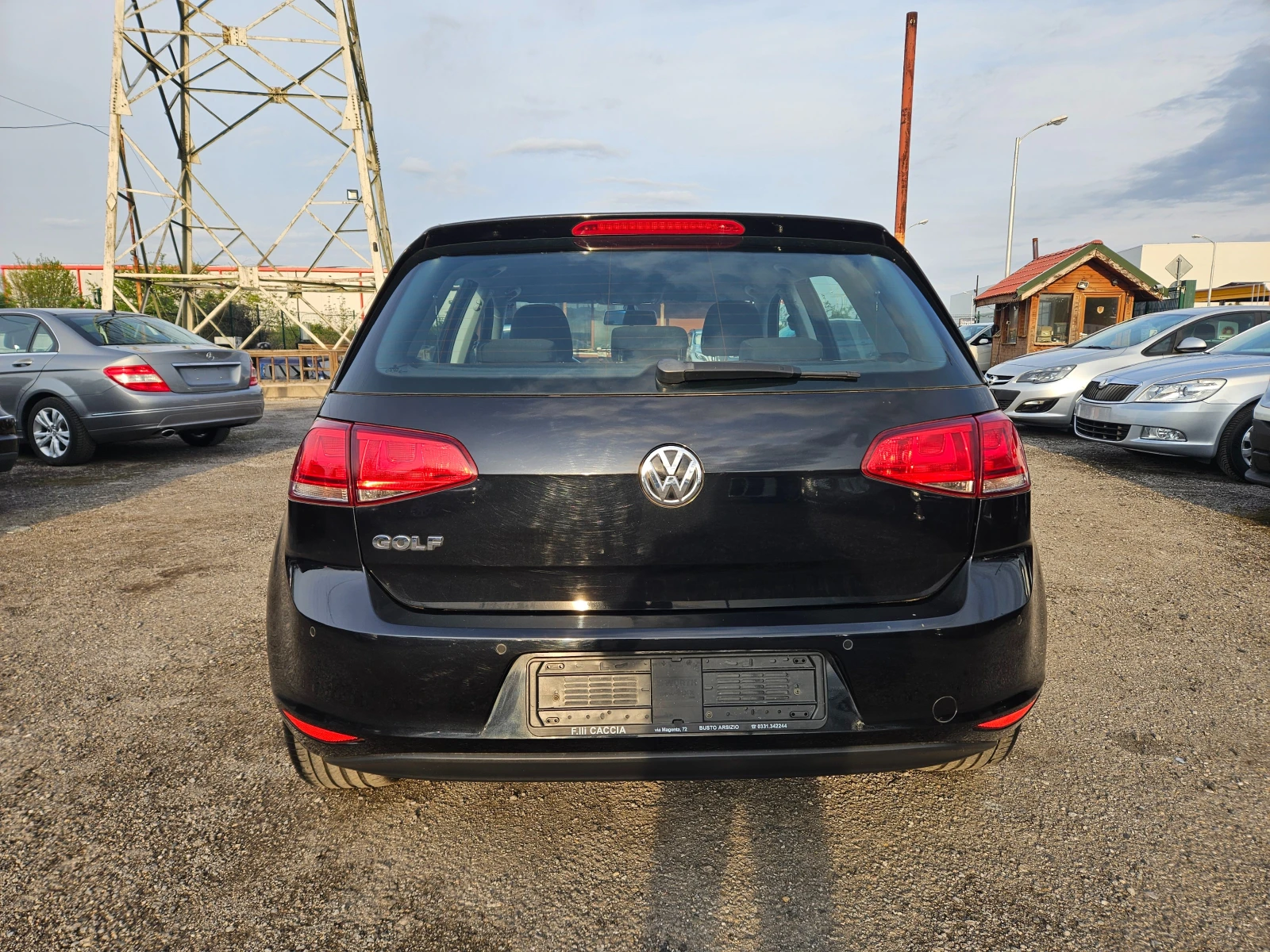 VW Golf 1.6TDI ПЕРФЕКТЕН, снимка 6 - Автомобили и джипове - 51962091
