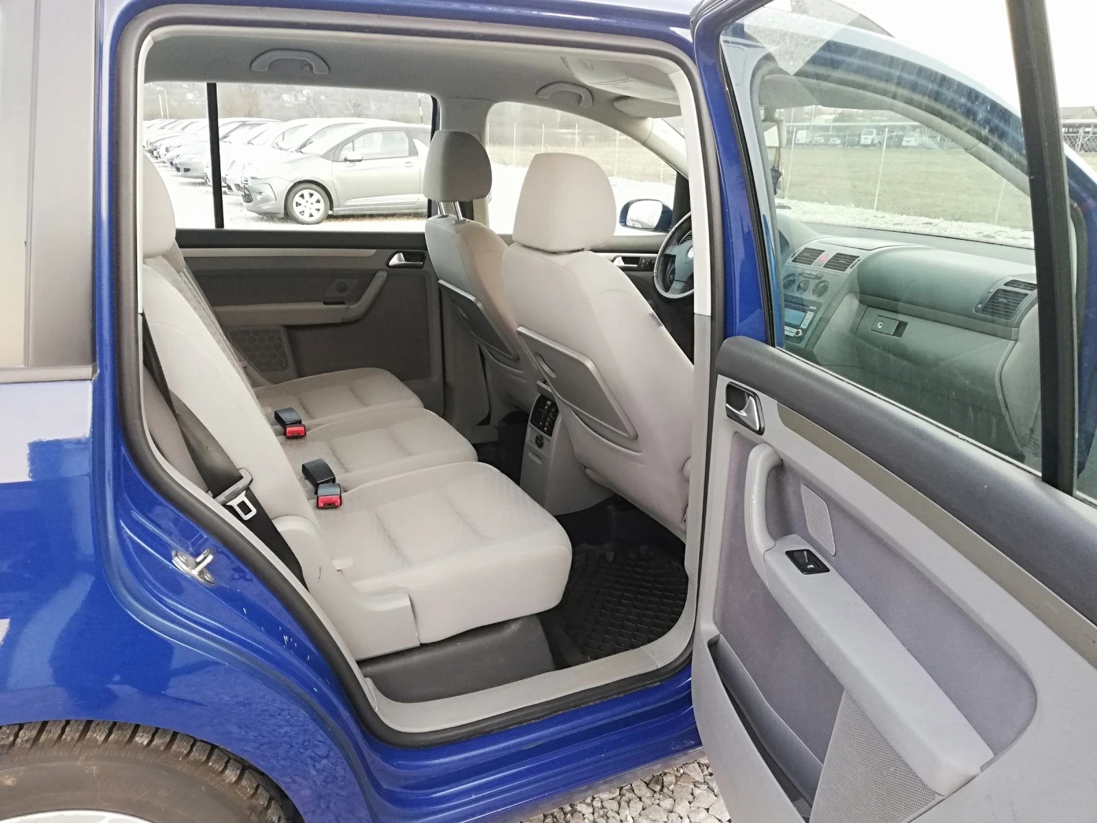 VW Touran 1.4tsi avtomat klima, снимка 12 - Автомобили и джипове - 53855088