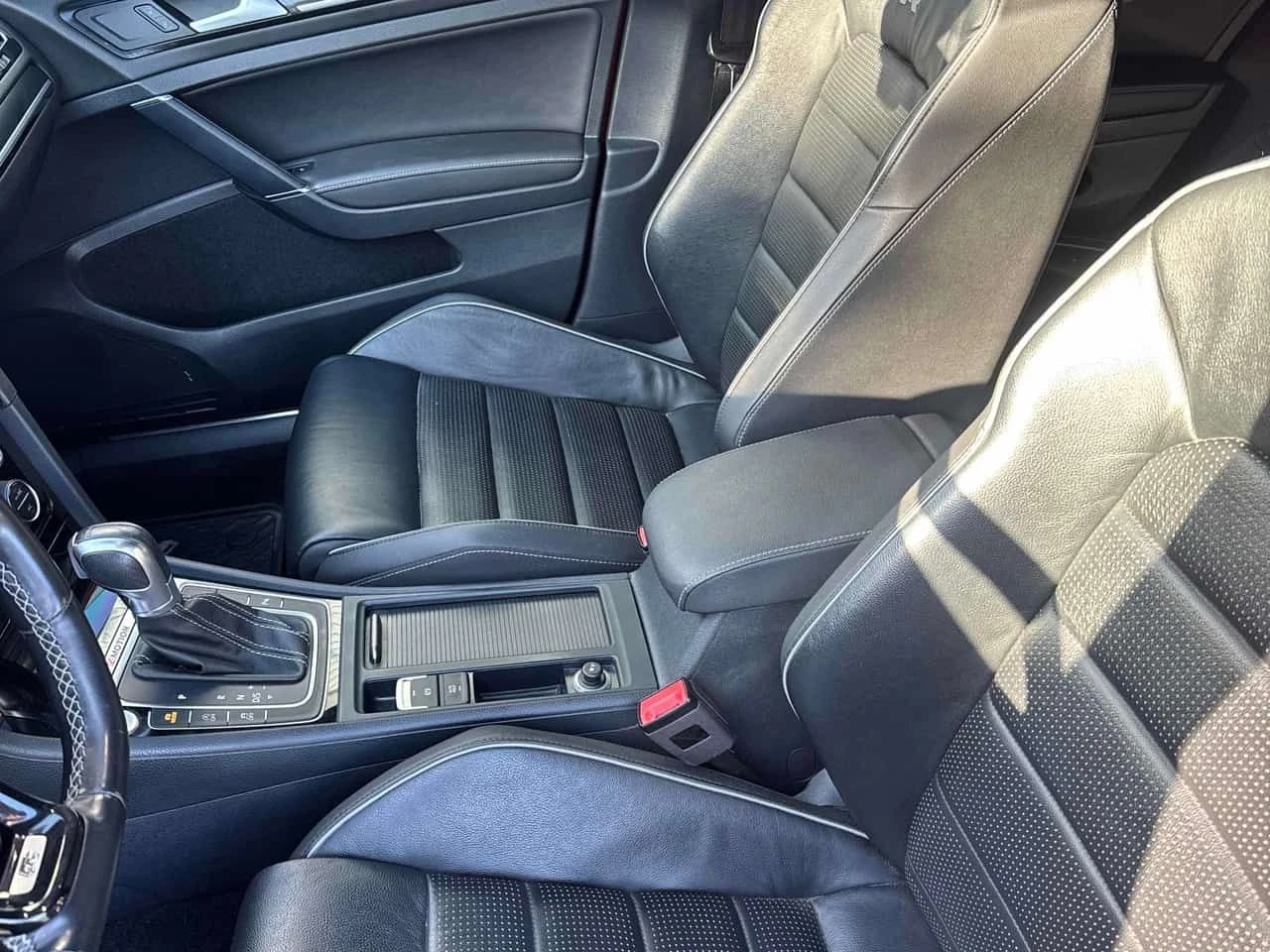 VW Golf * DSG * ПОДГРЕВ* KEYLESS* NAVI* , снимка 12 - Автомобили и джипове - 53978792