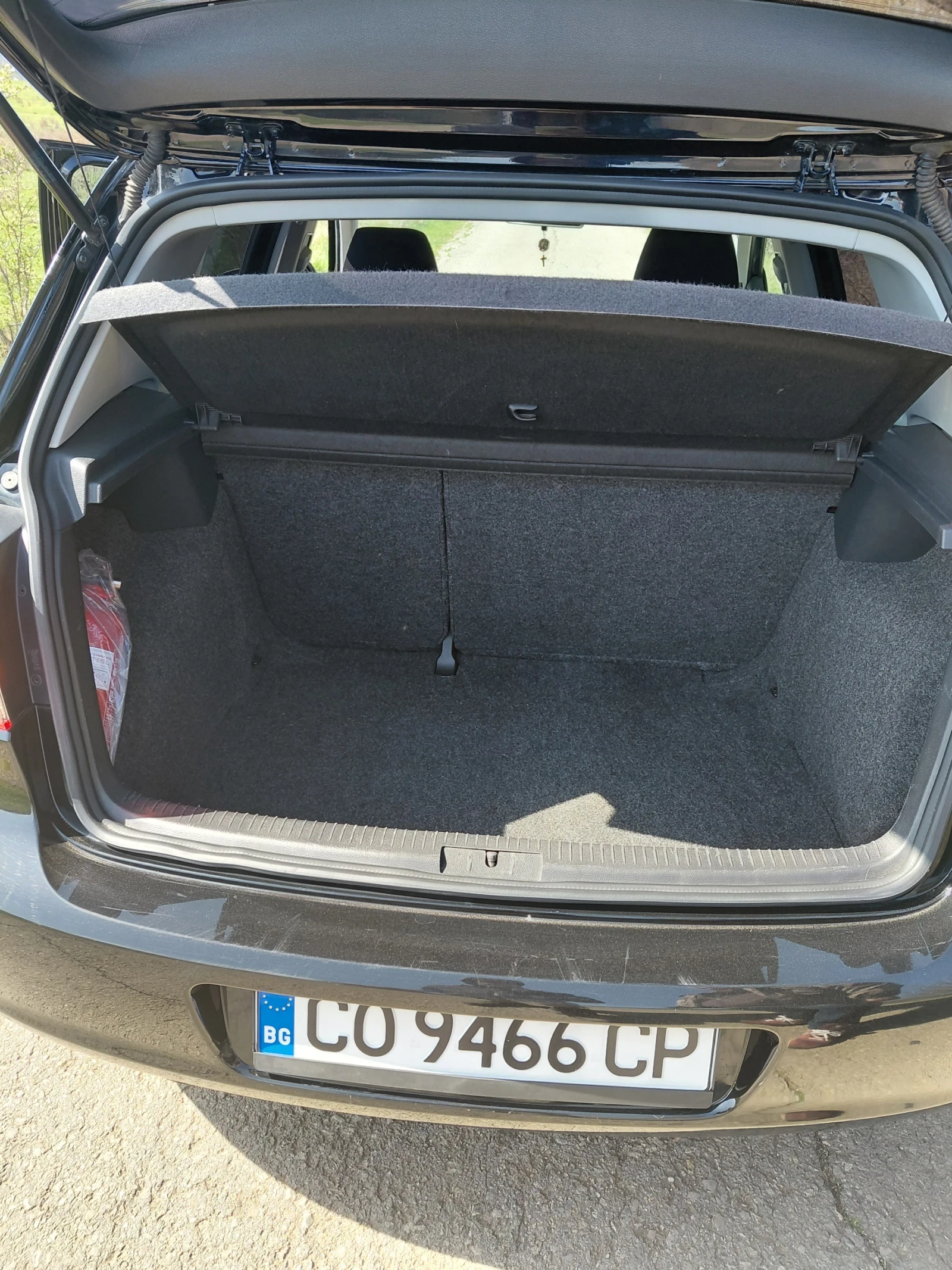 VW Golf 1.6 TDI, снимка 11 - Автомобили и джипове - 54225062