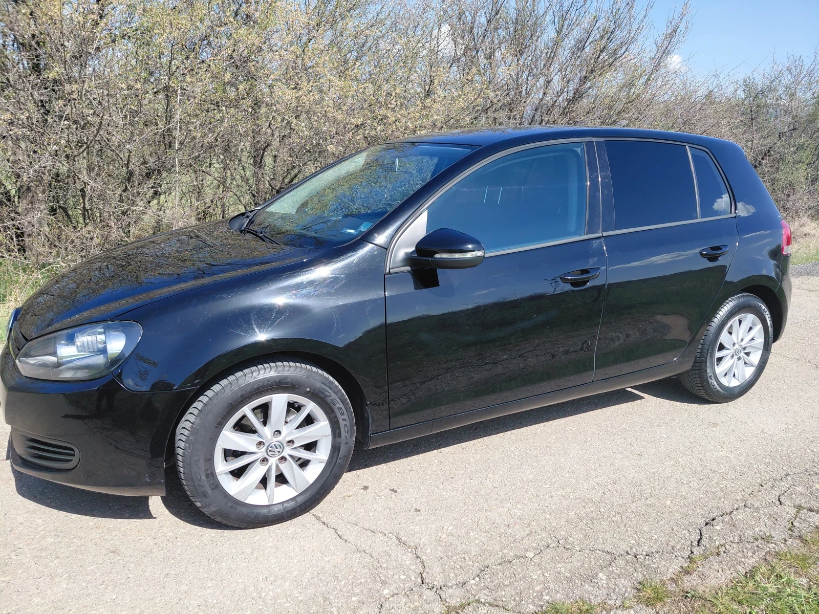 VW Golf 1.6 TDI, снимка 2 - Автомобили и джипове - 54225062