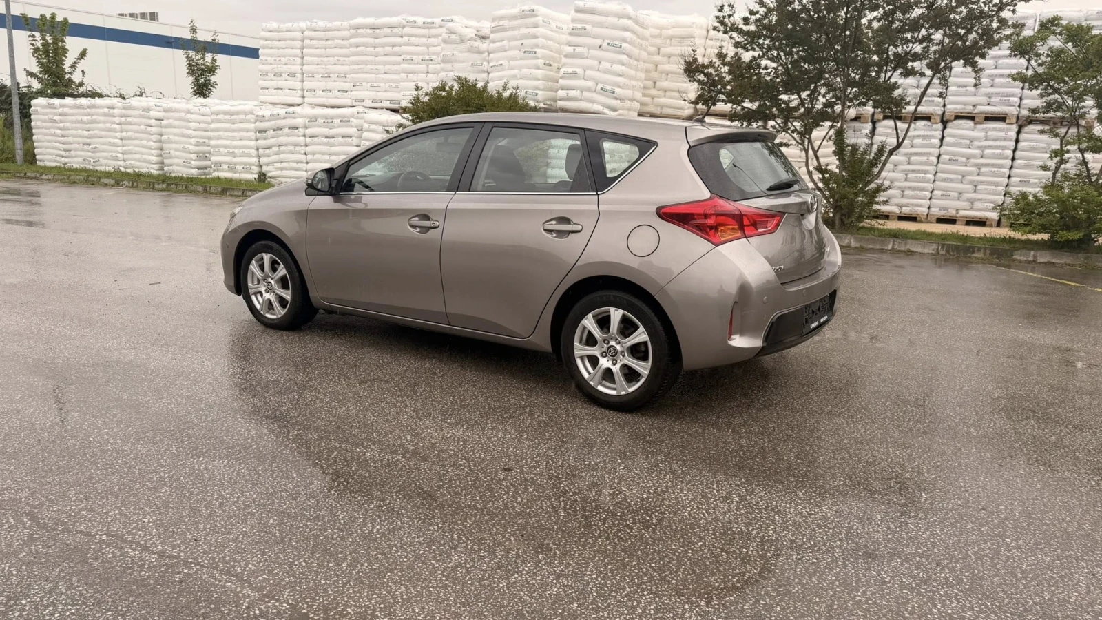 Toyota Auris 1.6 БЕНЗИН  EURO5, снимка 6 - Автомобили и джипове - 54477101