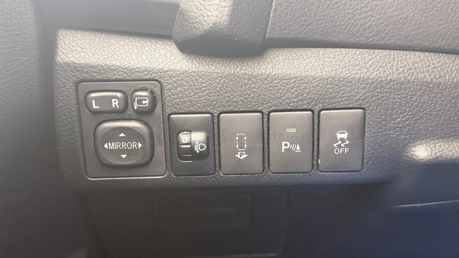 Toyota Auris 1.6 БЕНЗИН  EURO5, снимка 13 - Автомобили и джипове - 54477101