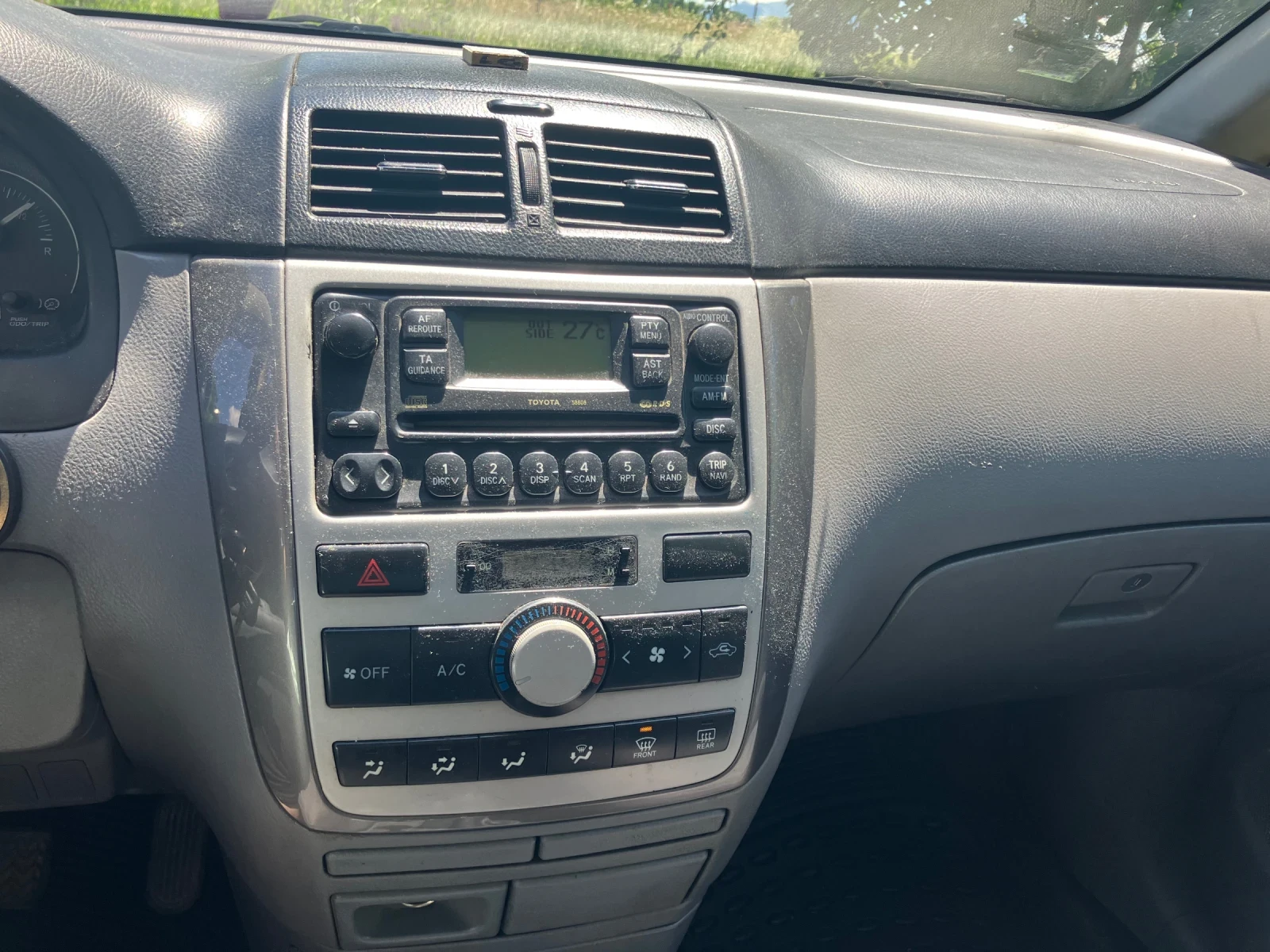 Toyota Avensis verso D4D, снимка 13 - Автомобили и джипове - 54901417