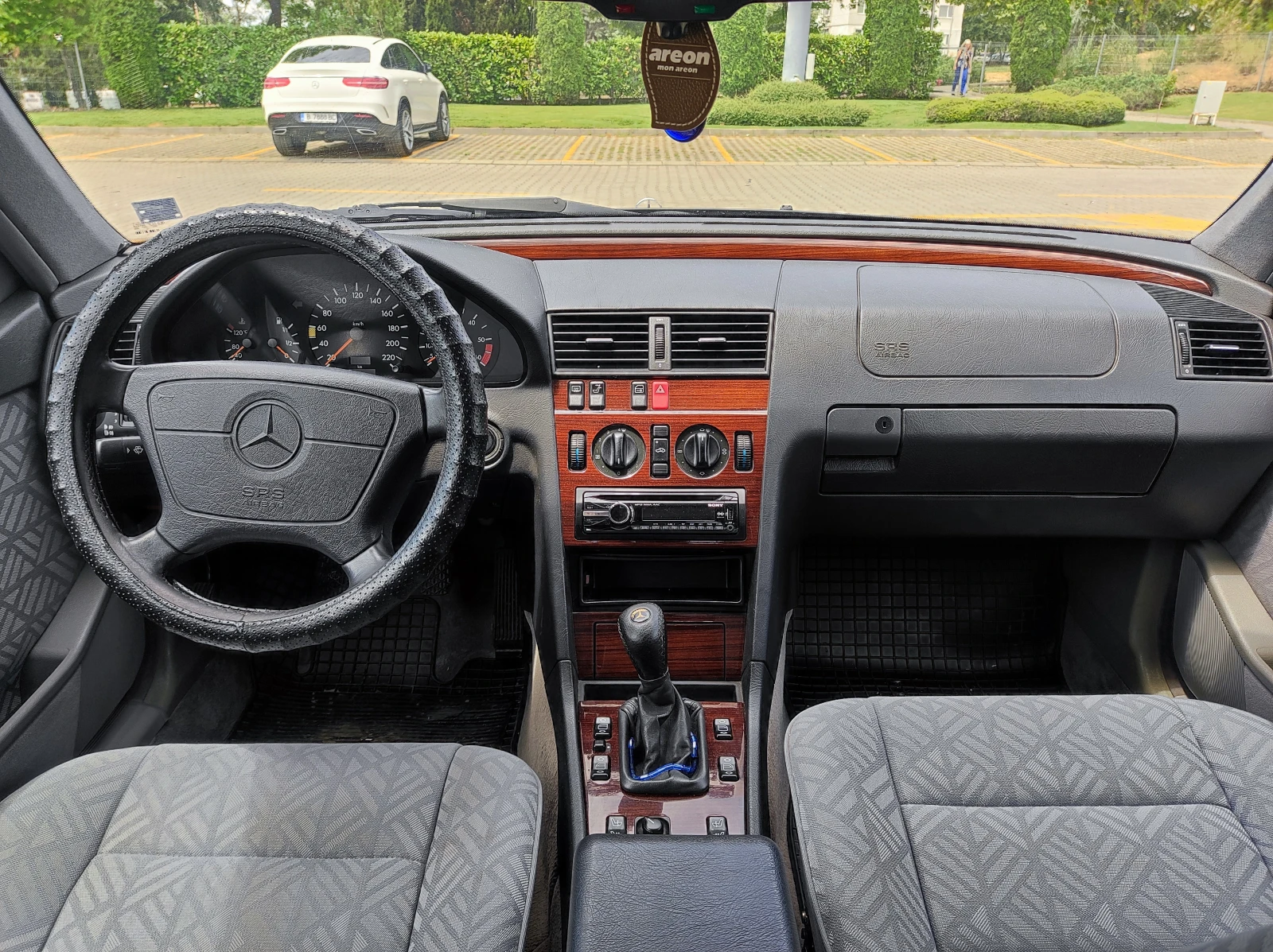 Mercedes-Benz C 220 Elegance, снимка 14 - Автомобили и джипове - 54928377