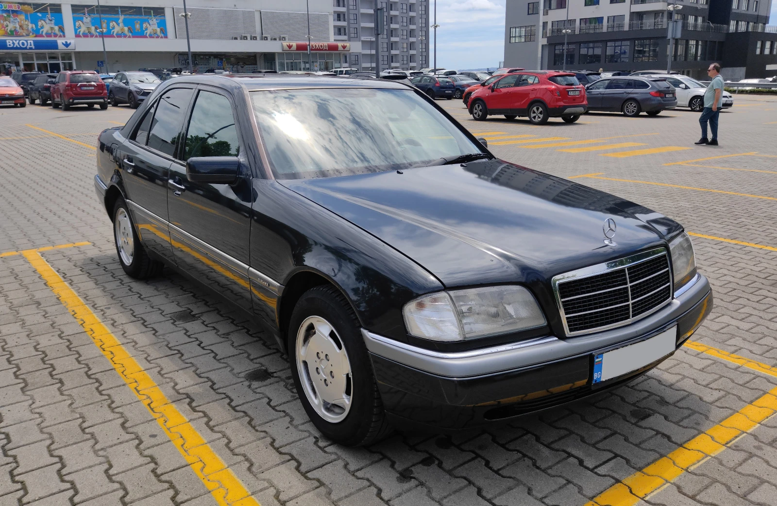 Mercedes-Benz C 220 Elegance, снимка 8 - Автомобили и джипове - 54928377
