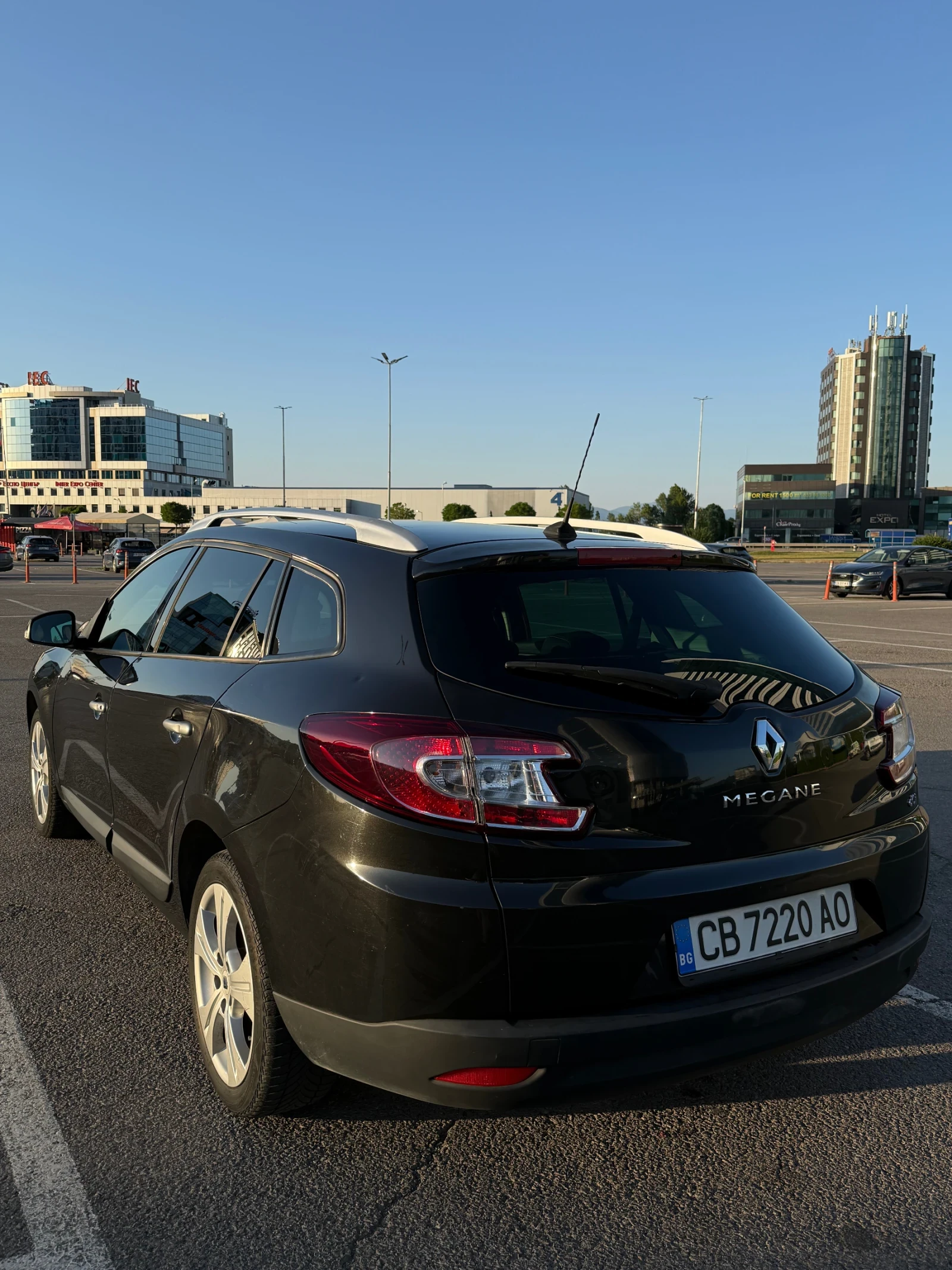 Renault Megane 1.5 dci, снимка 6 - Автомобили и джипове - 55162251